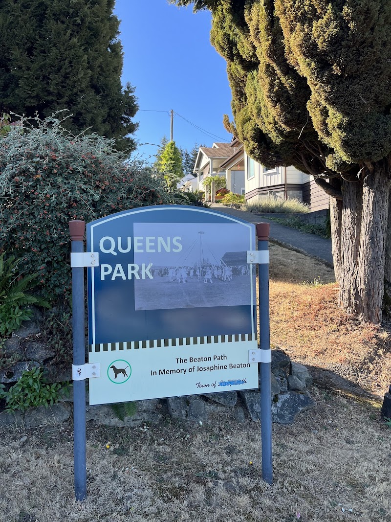 Queens Park dog park