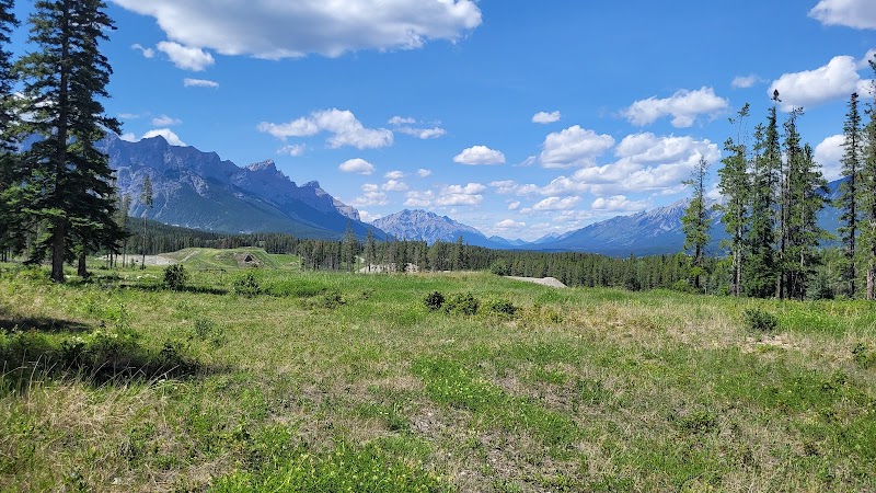 Hubman (Three sisters) off leash dog park dog park