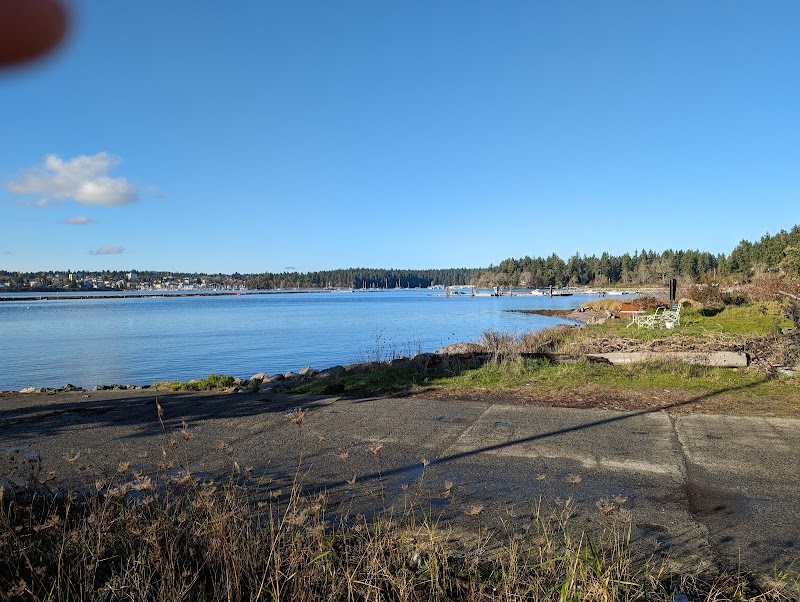 Gallows Point Light Park dog park