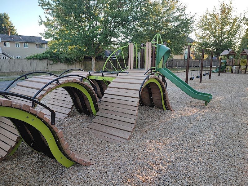 McCallan Neighbourhood Park dog park